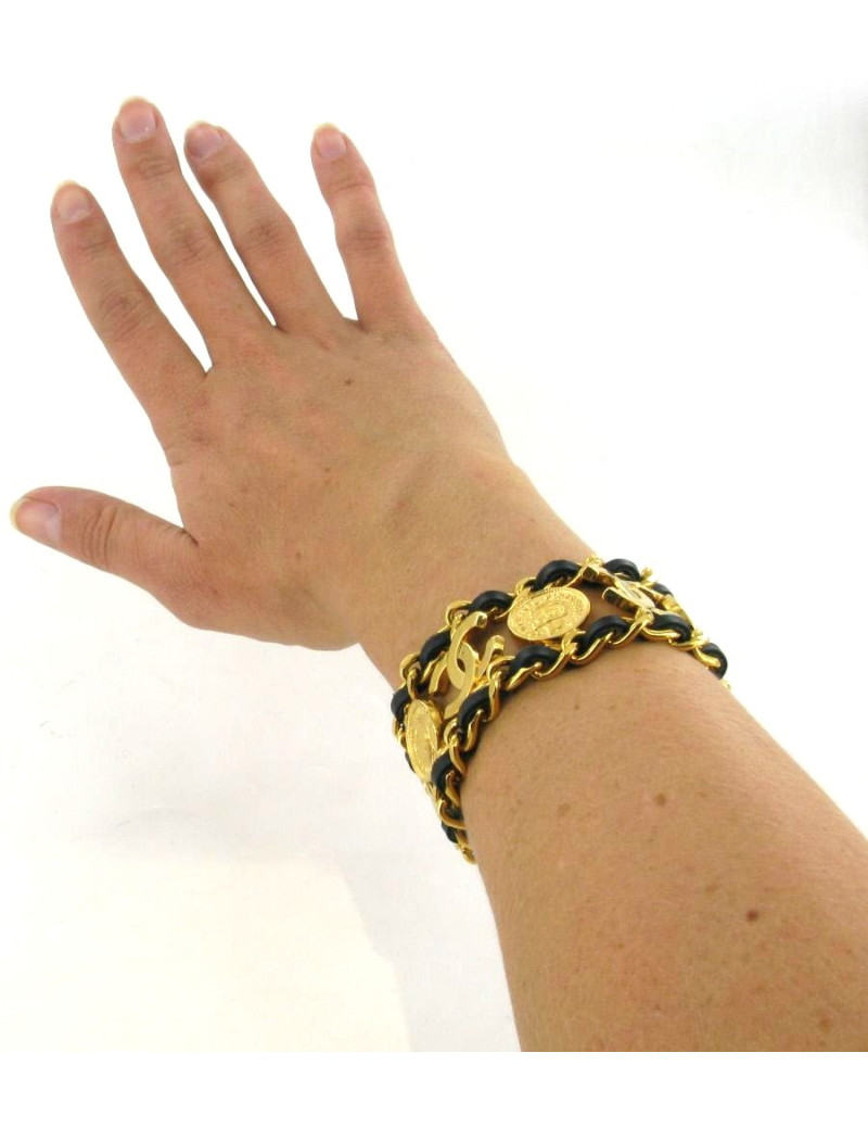 Bracelet CHANEL chaîne or et cuir noir et écussons