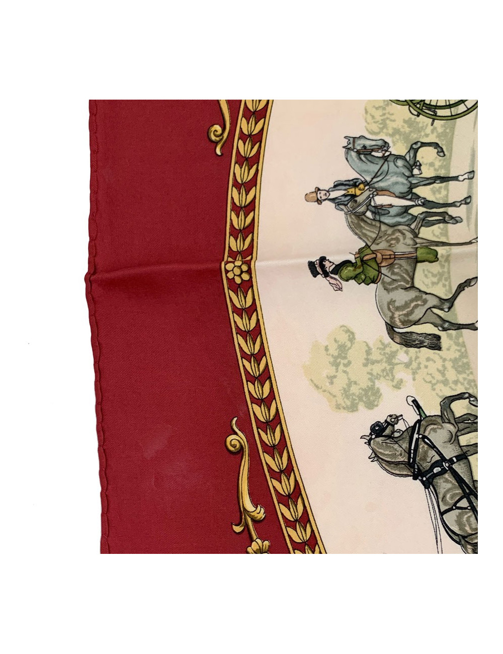 Carré HERMES soie 100 % "Promenade de Longchamps" Vintage