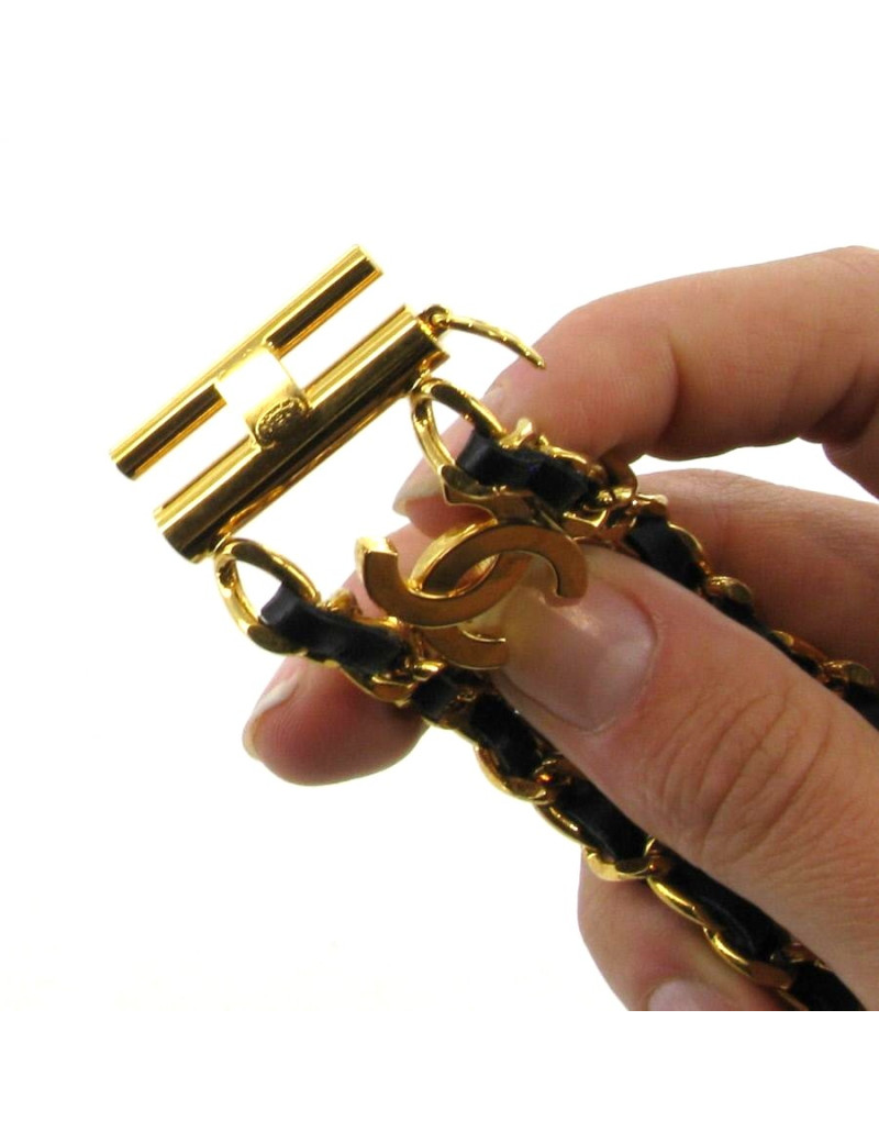 Bracelet CHANEL chaîne or et cuir noir et écussons