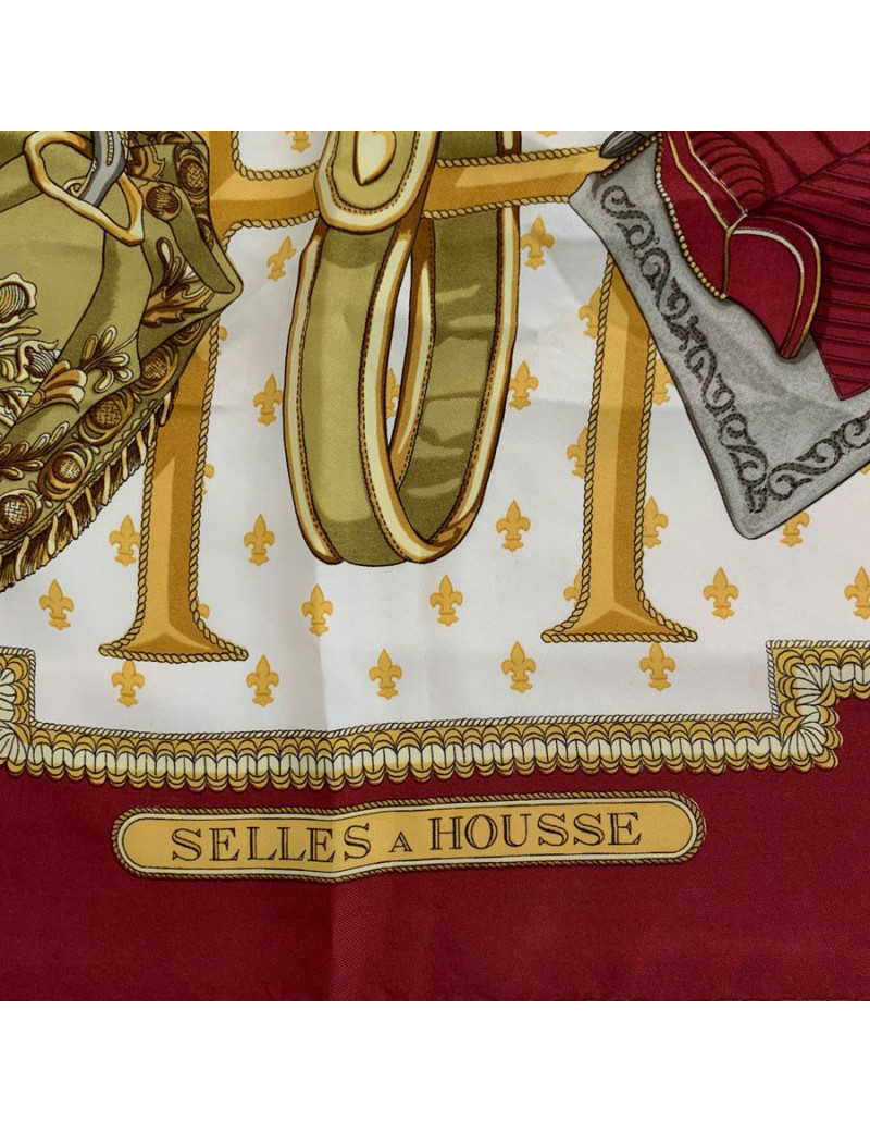 Carré HERMES 'Selles à Housse' en soie rouge vintage