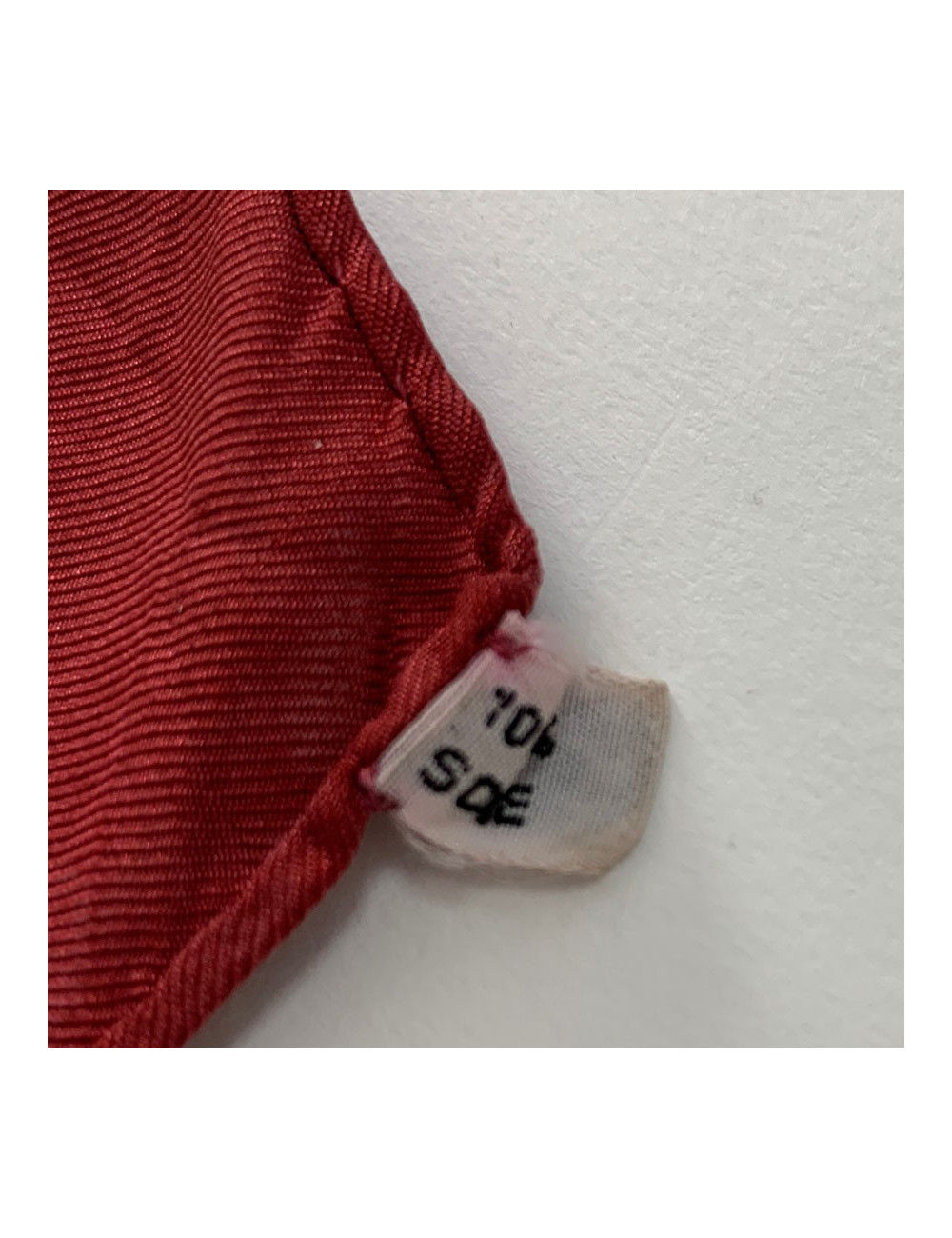 Carré HERMES 90 x 90 soie 100 % "Selles a housse"