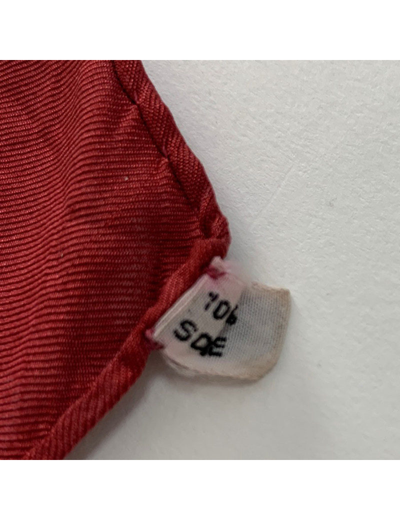 Carré HERMES 'Selles à Housse' en soie rouge vintage