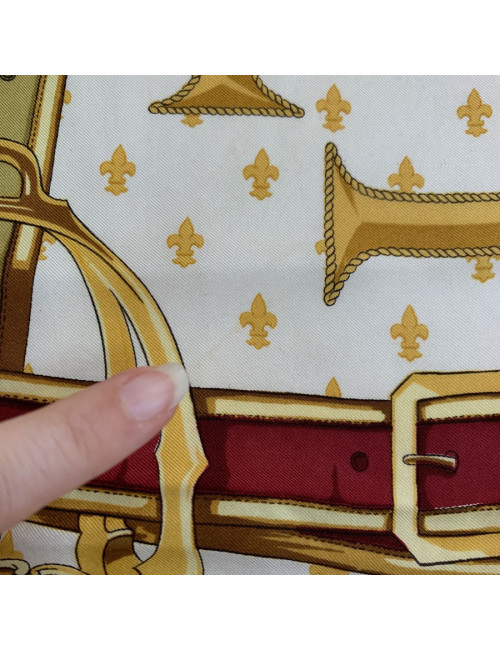 Carré HERMES 90 x 90 soie 100 % "Selles a housse"
