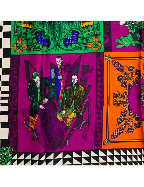 Carré soie GIANNI VERSACE