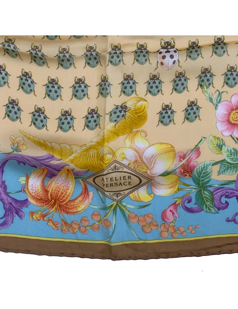 Carré vintage ATELIER VERSACE coccinelle en soie 
