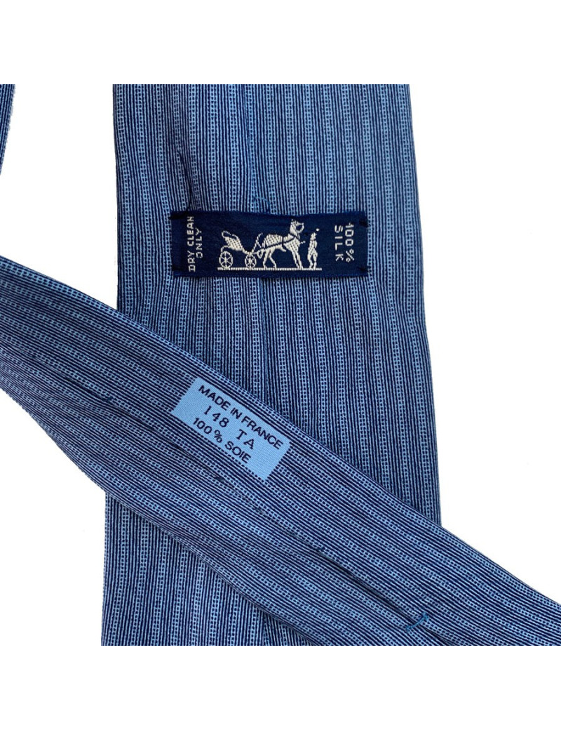 Cravate HERMES bleue à rayures en soie
