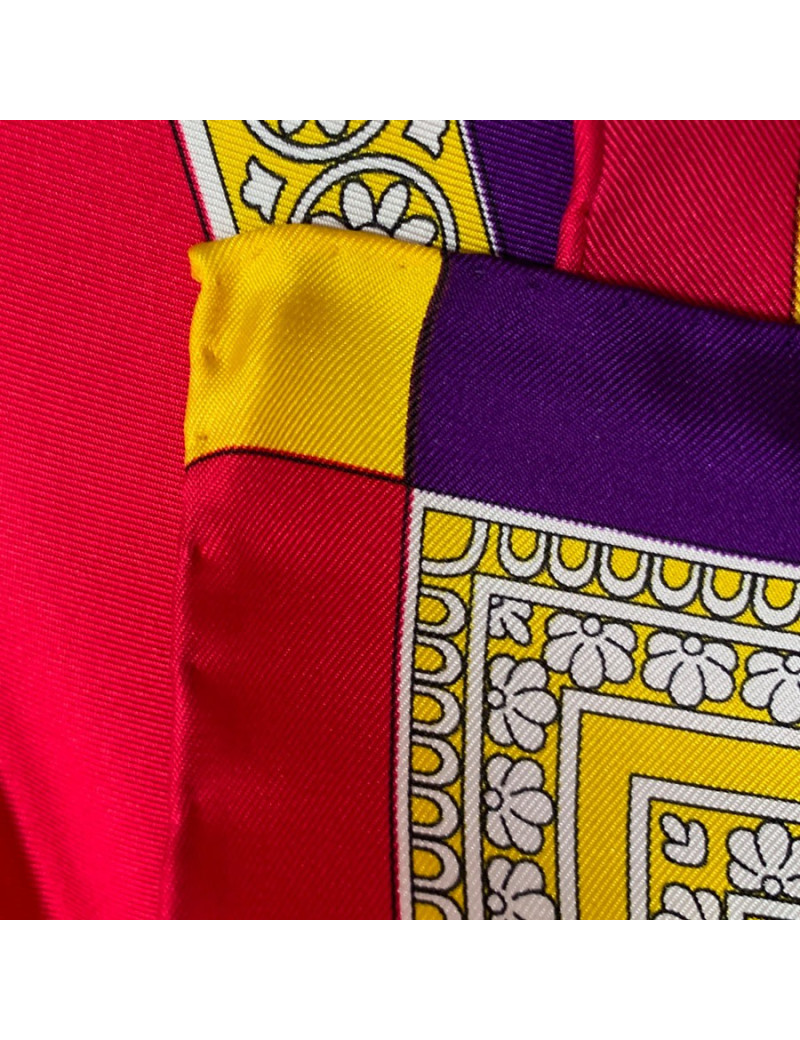 Carré VERSACE multicolore en soie