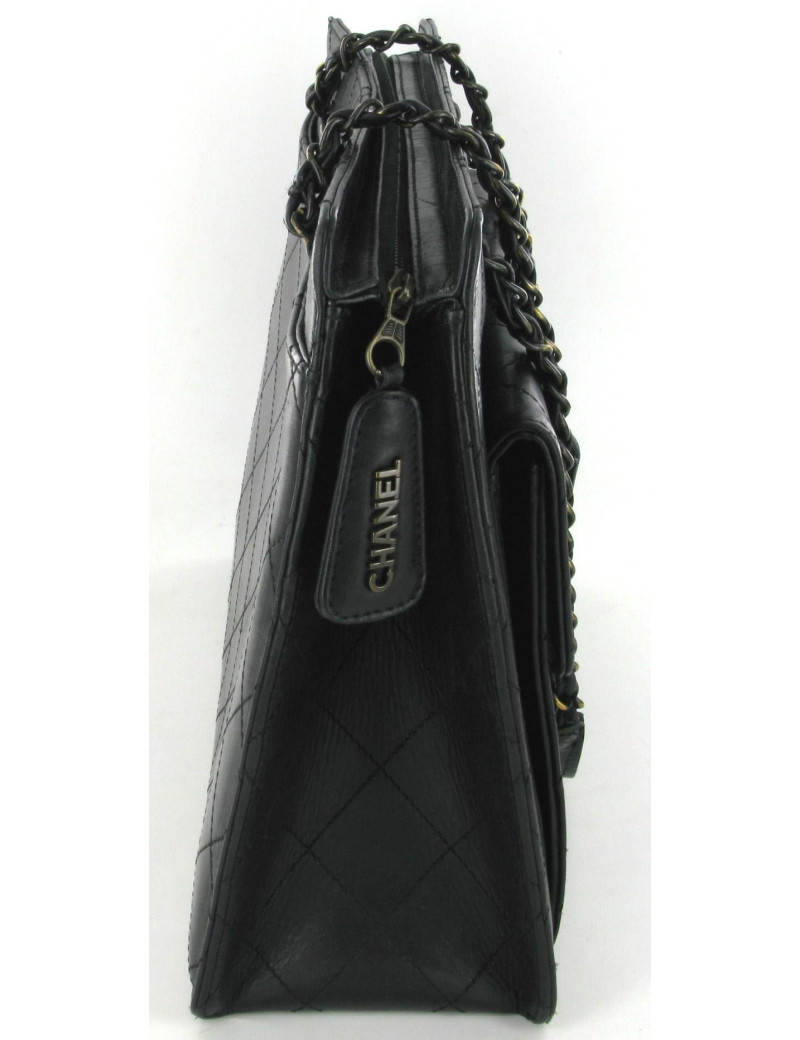 Sac CHANEL matelassé cuir noir chaînes or