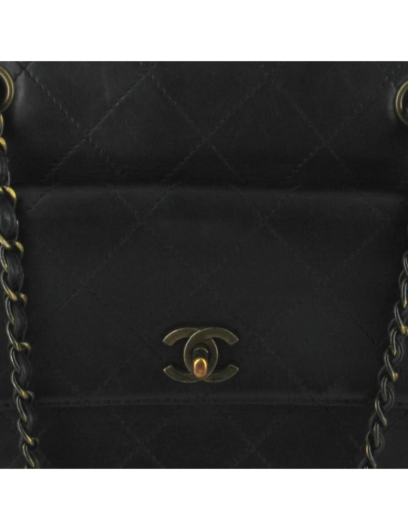 Sac CHANEL matelassé cuir noir 