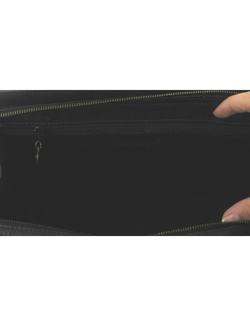 Sac CHANEL matelassé cuir noir chaînes or