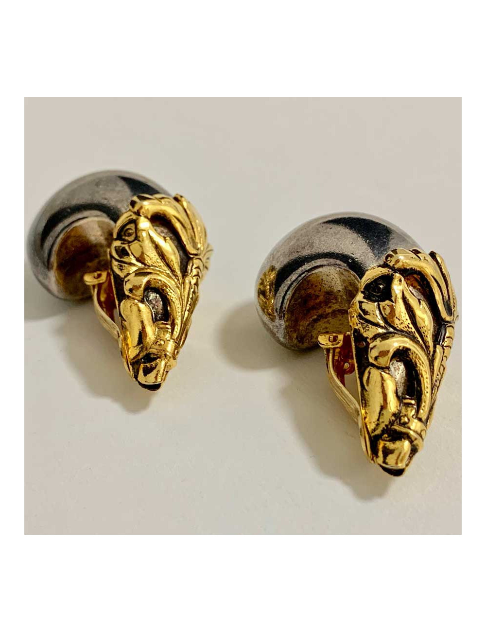 Boucles d'oreille clips ISABEL CANOVAS gris canon de fusil