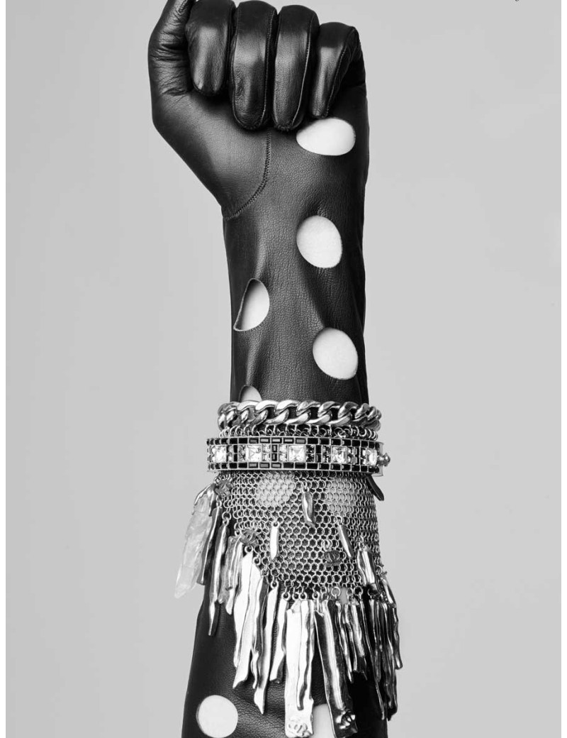 Bracelet  côte de maille CHANEL en métal argenté et cristal de roche