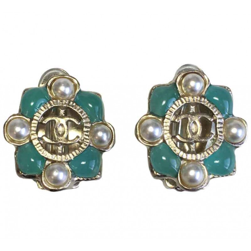 CHANEL Clip-on Earrings in Gilded Metal, Green Resin and Pearls - VALOIS  VINTAGE PARIS