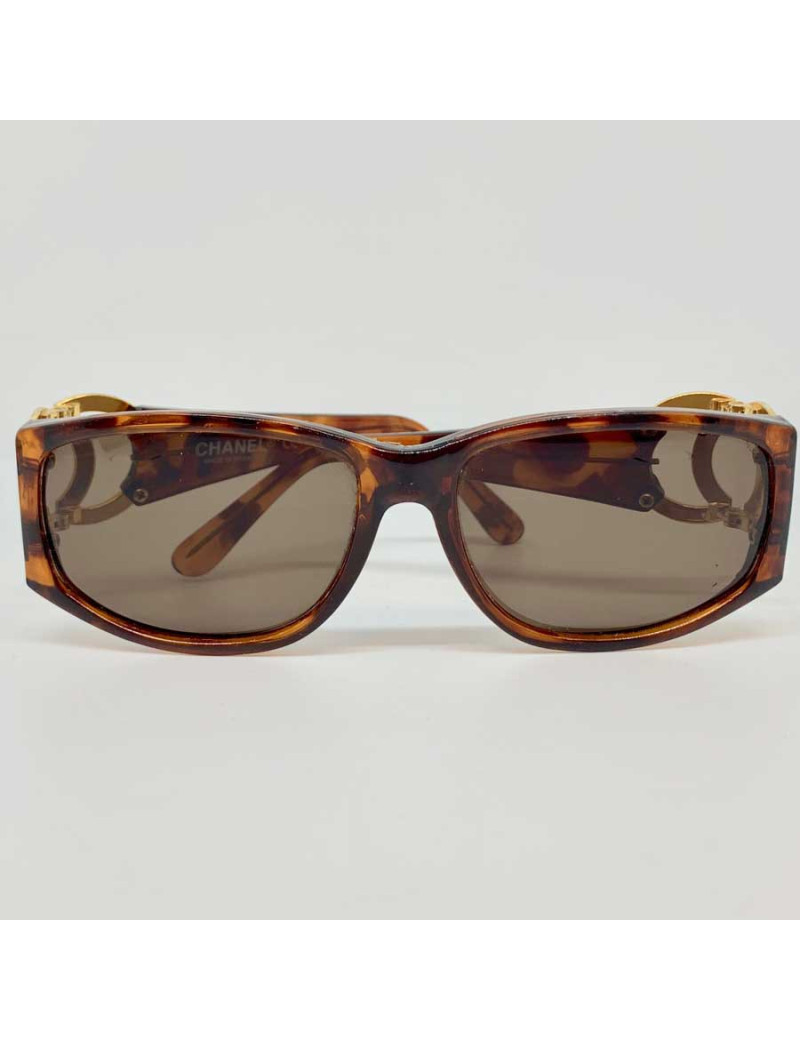 Lunettes de soleil CHANEL écailles marron et CC doré