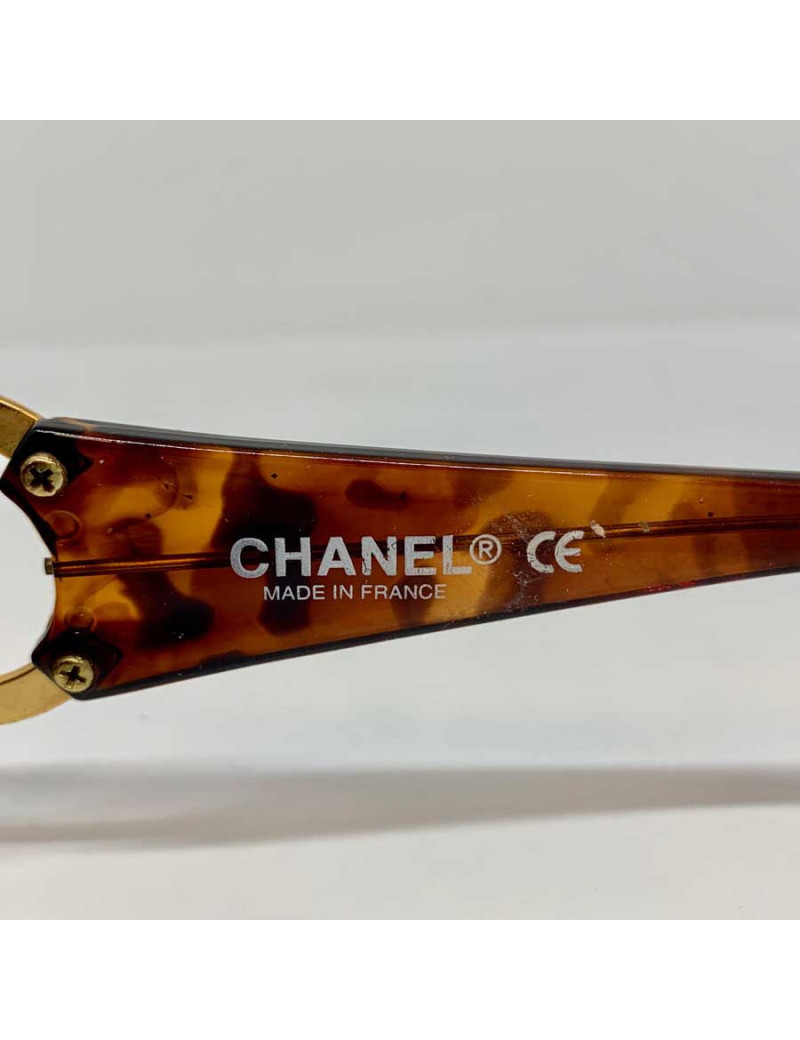 Lunettes de soleil CHANEL écailles marron et CC doré