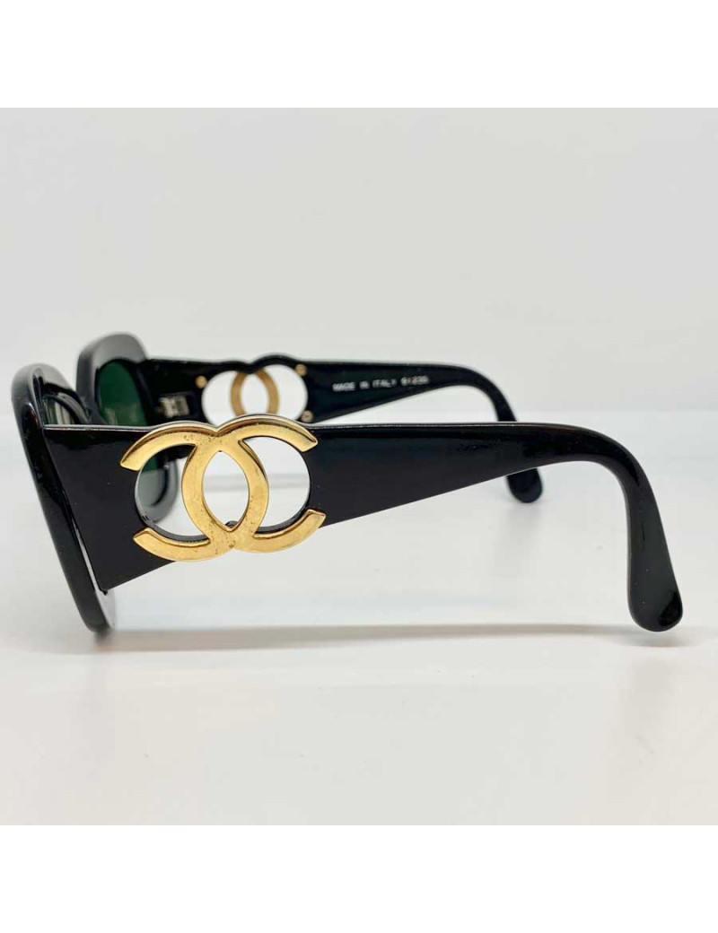 Vintage CHANEL Sunglasses CC in Gilt Metal and black acetate