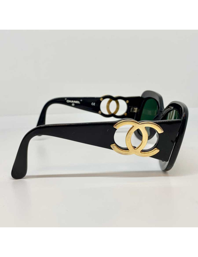 Vintage CHANEL Sunglasses CC in Gilt Metal and black acetate