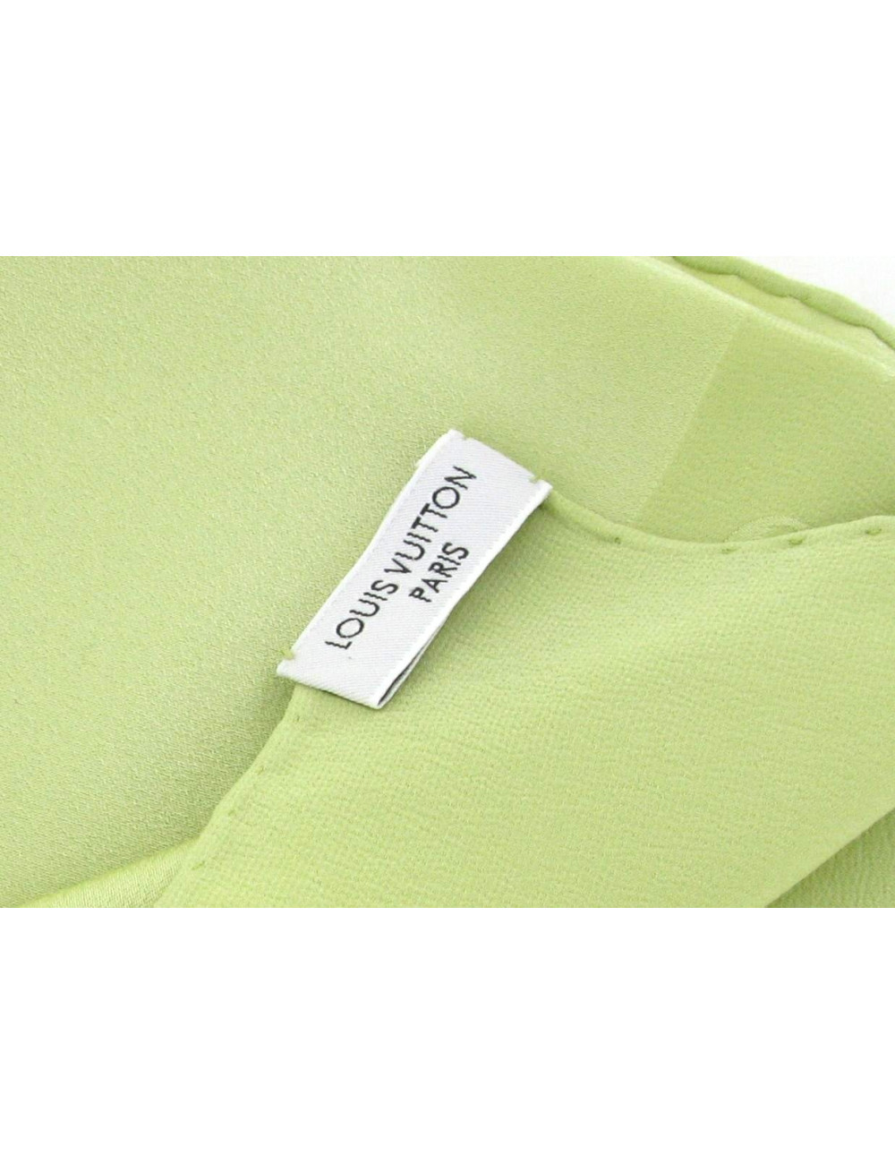 Foulard LOUIS VUITTON vert pomme en soie