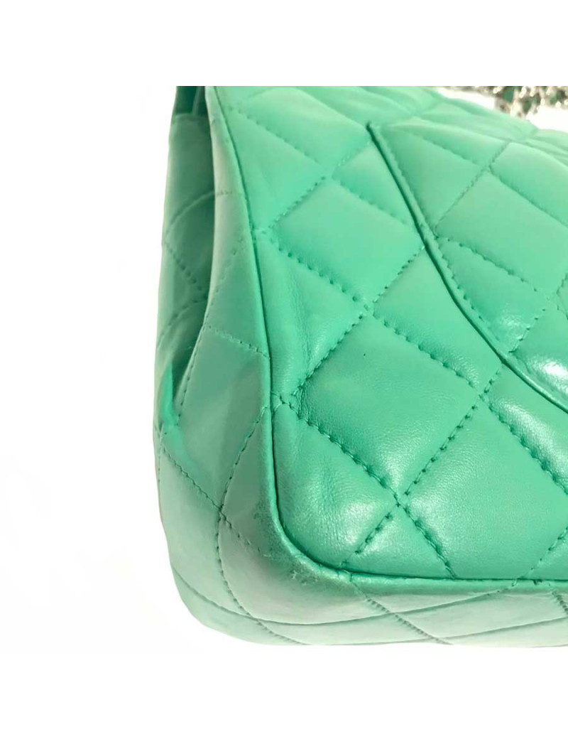 Sac CHANEL Jumbo cuir vert 