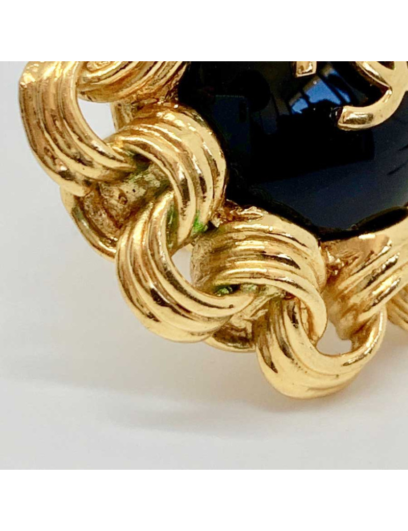 Boucles d'oreille CHANEL Vintage en métal doré et perle nacrée