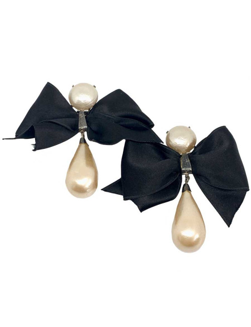 Boucle d'oreille clip perle pendante non signée