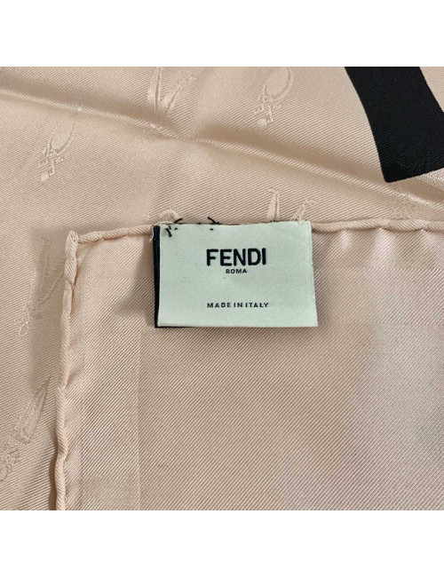 Grand carré FENDI rose en soie