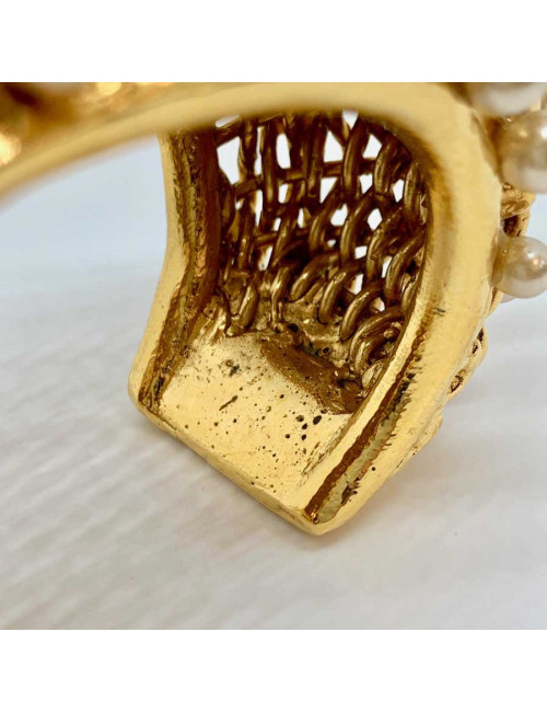 Manchette CHANEL grillage et perles nacrées