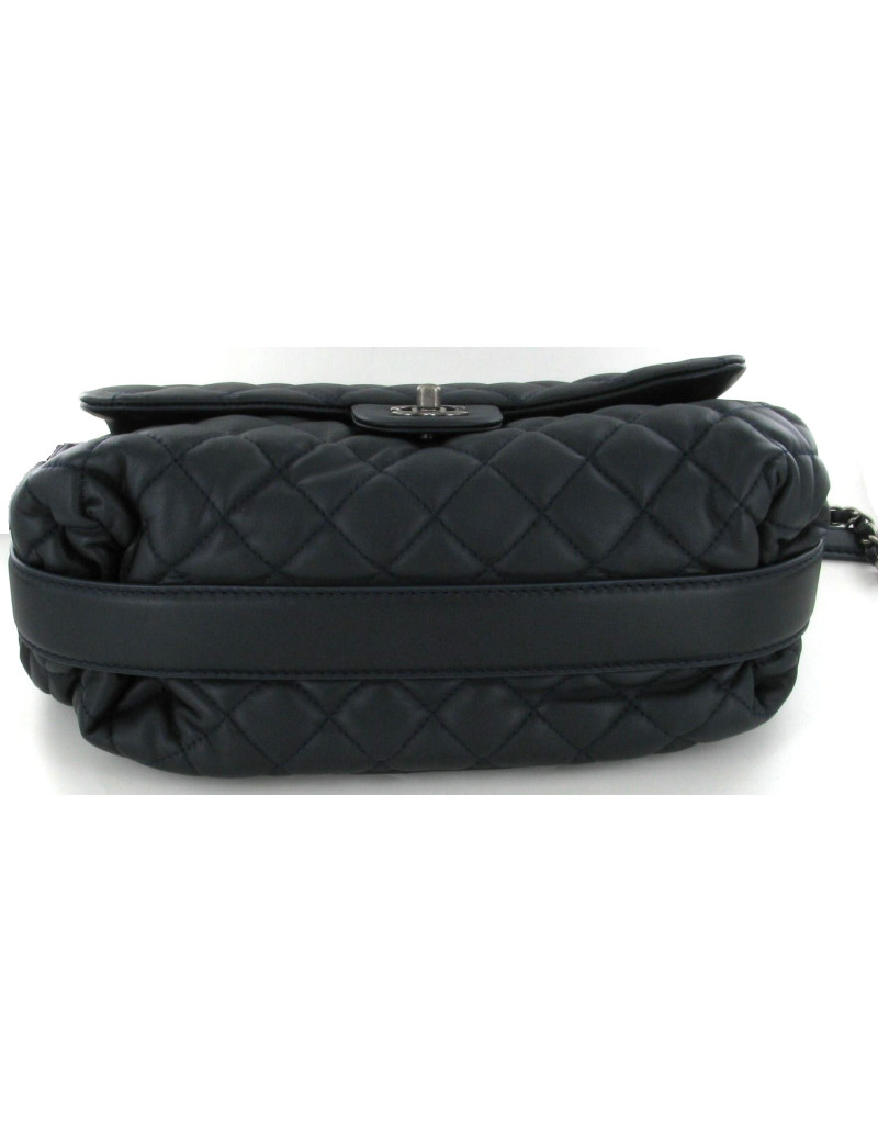 Sac CHANEL en cuir de veau matelassé bleu pétrole foncé