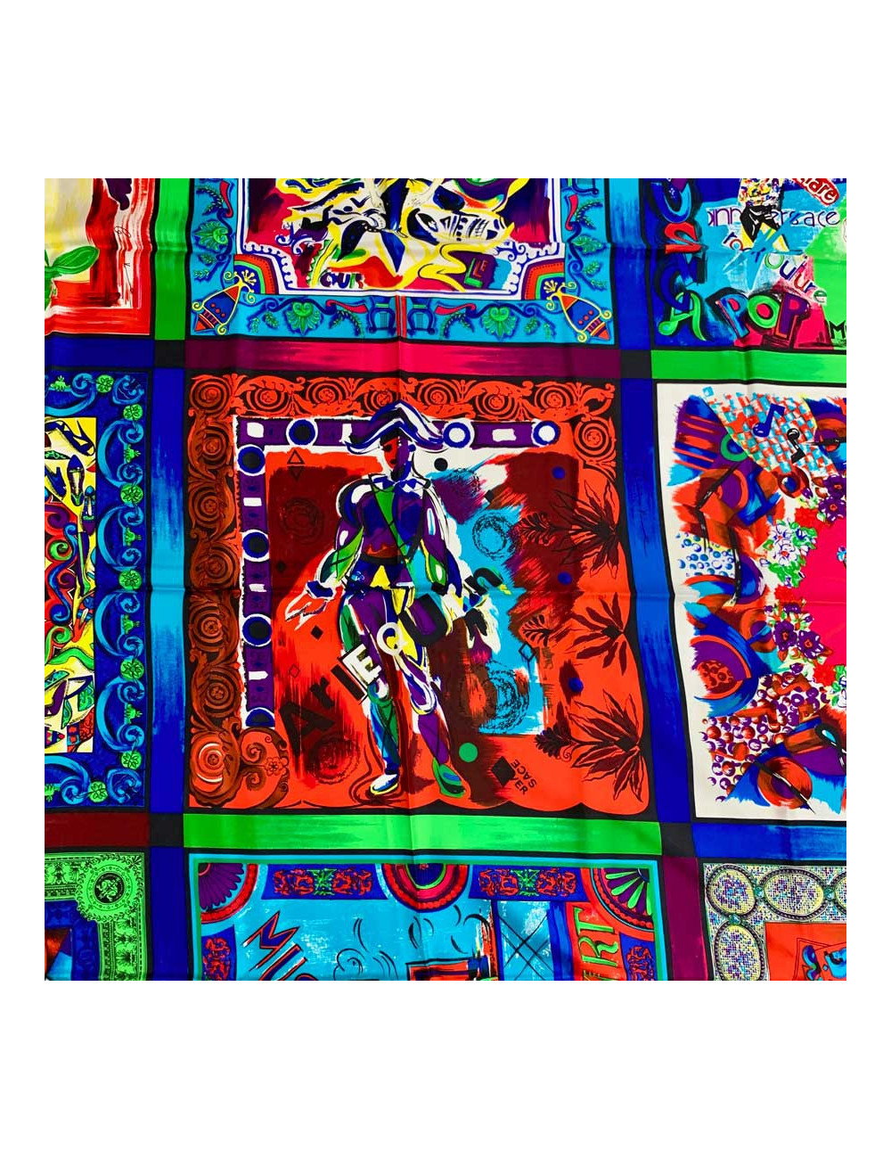 Grand foulard GIANNI VERSACE en soie multicolore