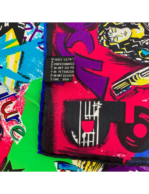 Grand foulard GIANNI VERSACE en soie multicolore