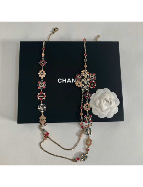 Sautoir Chanel 2016 lettres rose, bleu, nacre