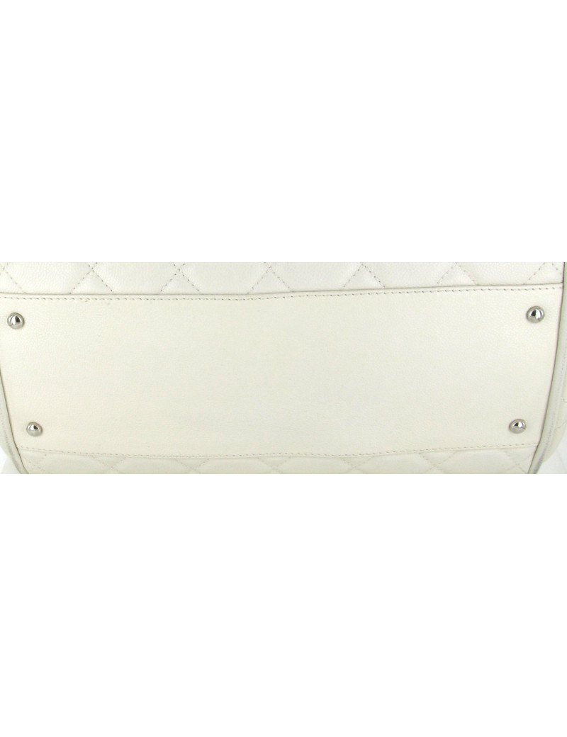 Sac CHANEL bowling en cuir matelassé blanc