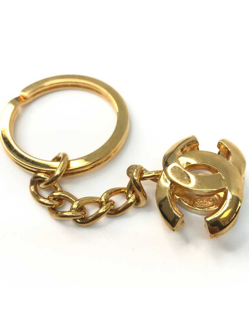 Porte-clefs CHANEL métal doré siglé C C