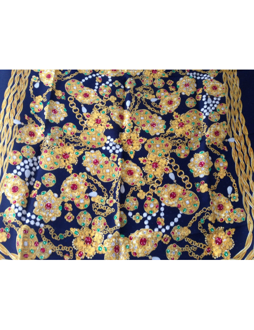 Carré CHANEL soie lourde motif bijoux et fond noir