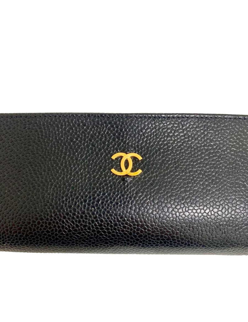 CHANEL black caviar leather case