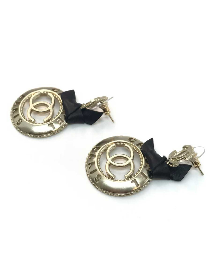 Boucles d'oreille CHANEL ruban noir 