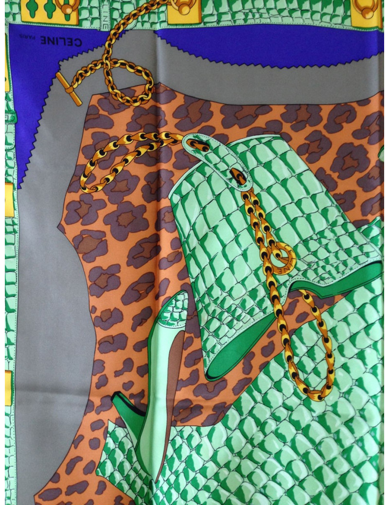 Carré CELINE en soie imitation crocodile