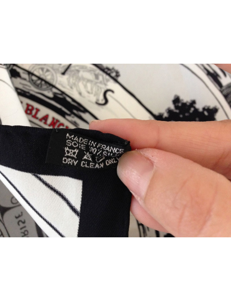 Petit foulard HERMÈS "Jeu des omnibus et dames blanches"
