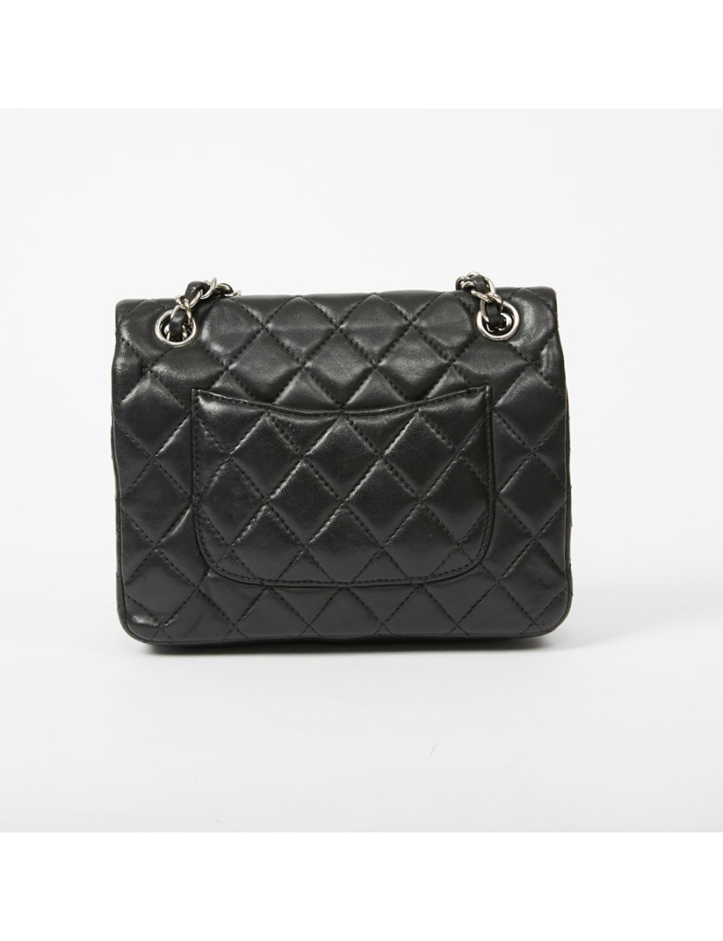 Mini sac CHANEL cuir lisse matelassé