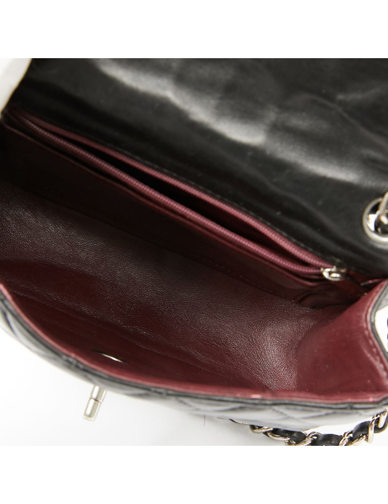 Mini sac CHANEL cuir lisse matelassé