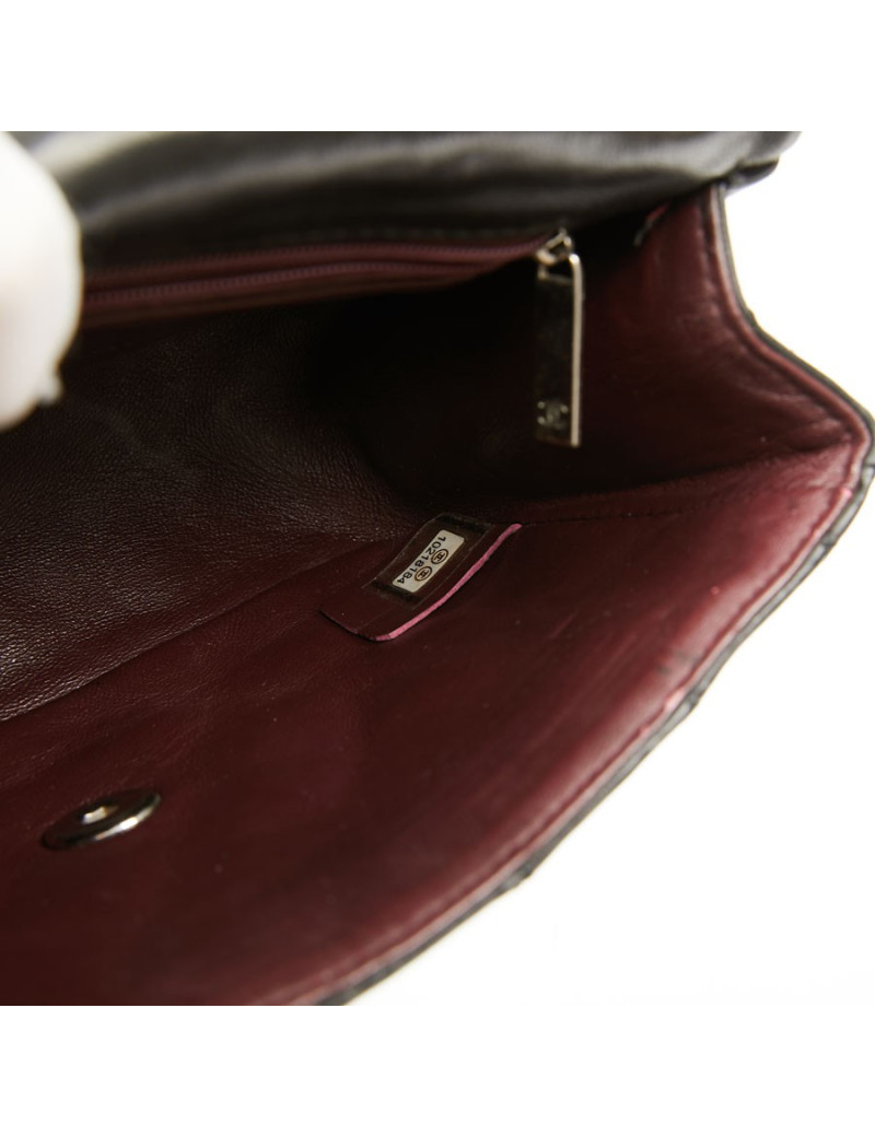 Mini sac CHANEL cuir lisse matelassé