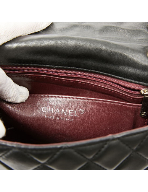 Mini sac CHANEL cuir lisse matelassé