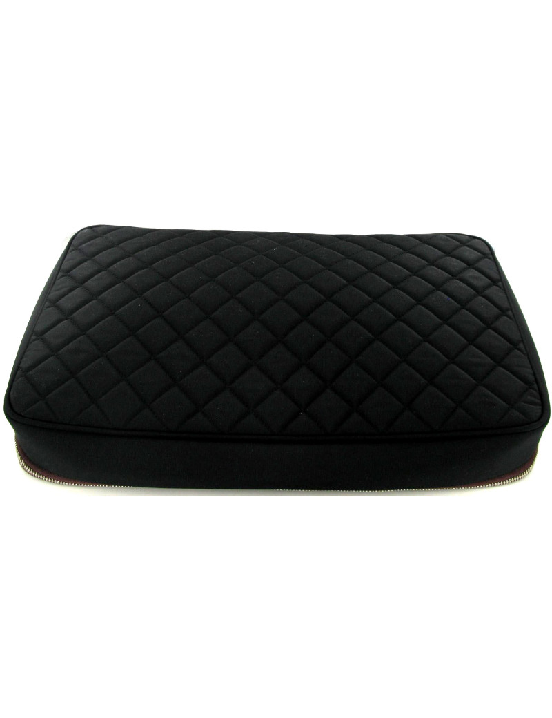 Housse d'ordinateur CHANEL matelassée noire