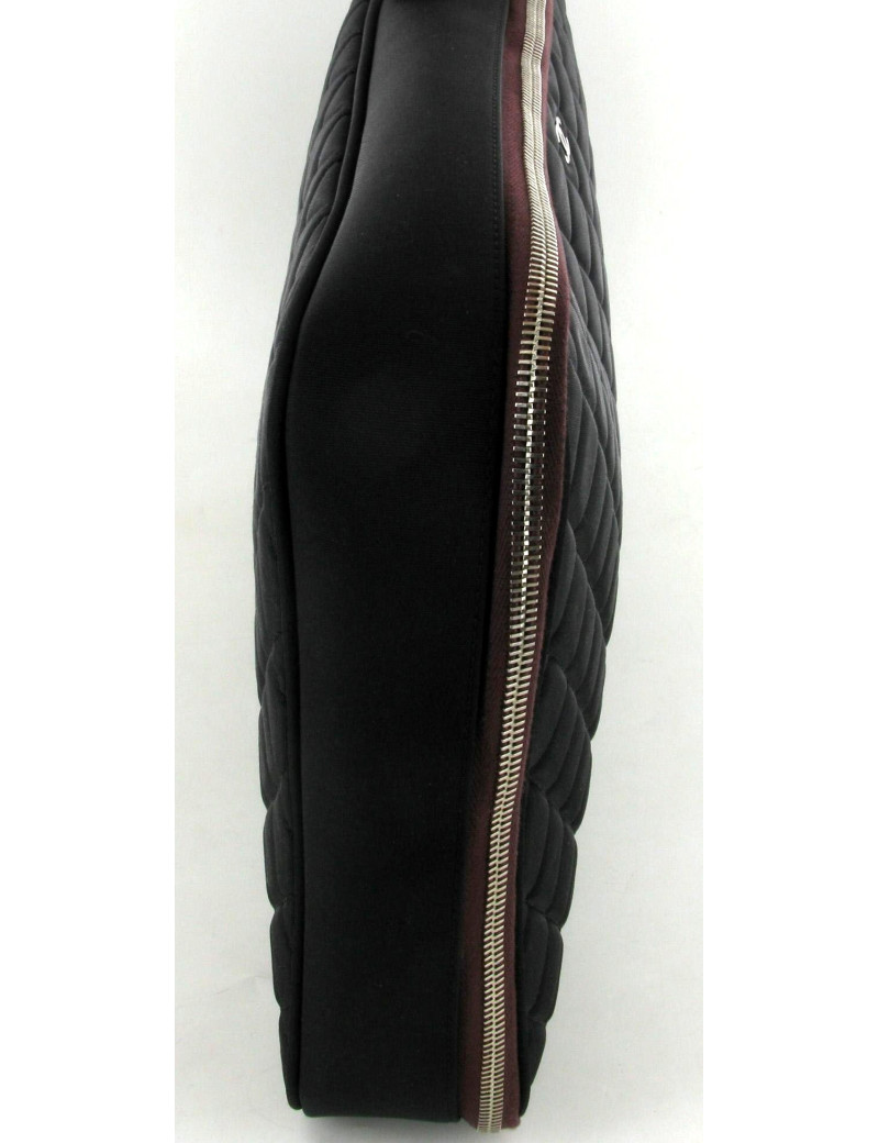 Housse d'ordinateur CHANEL matelassée noire