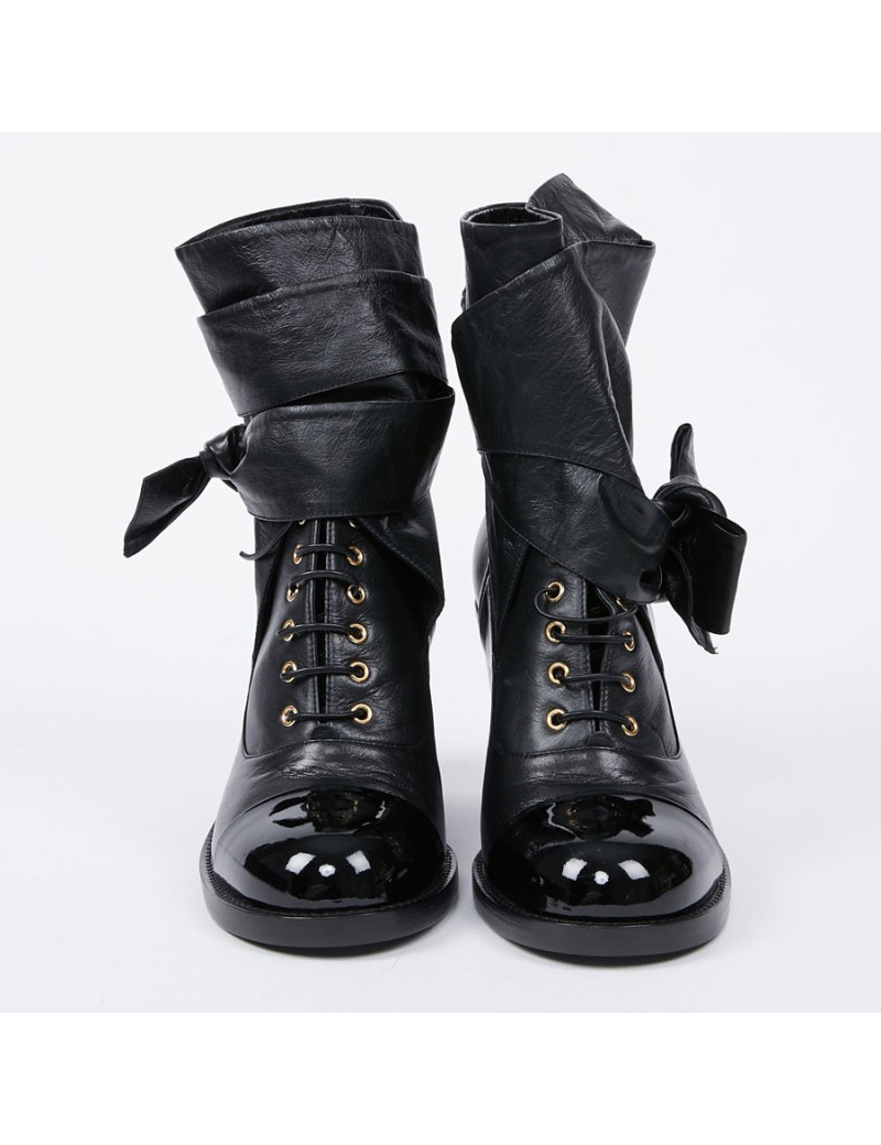 Boots CHANEL T39 noires bout vernis