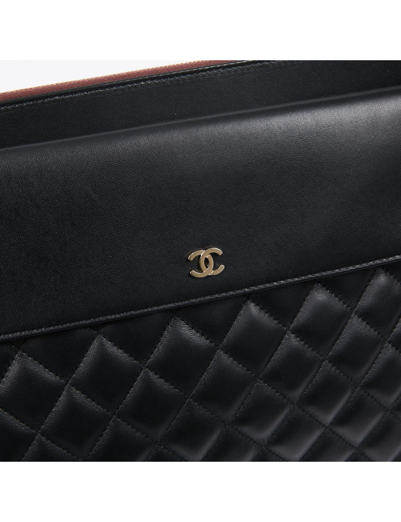 Grande pochette Chanel noire 