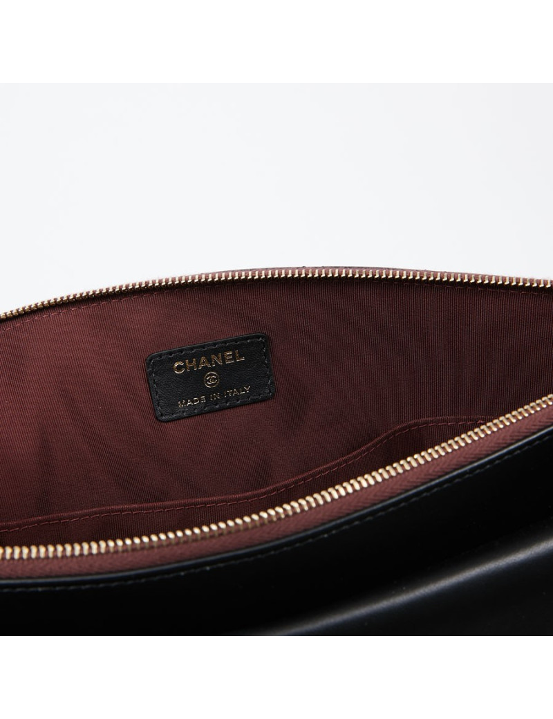 Grande pochette Chanel noire 