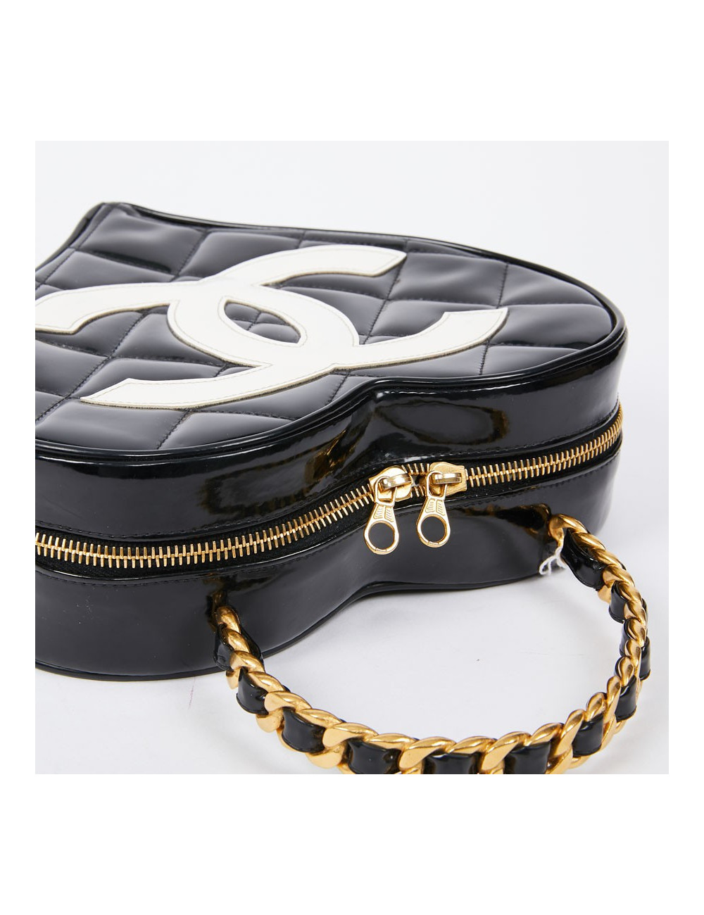 Sac coeur vintage CHANEL 