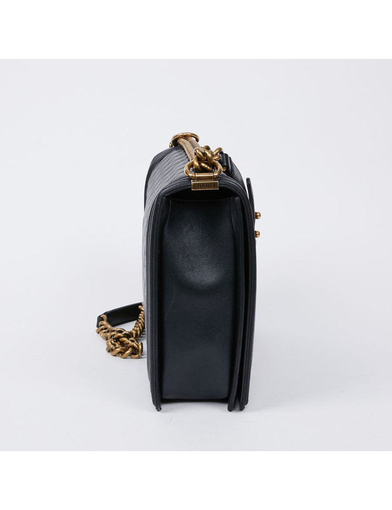 Grand sac Boy CHANEL noir matelassé