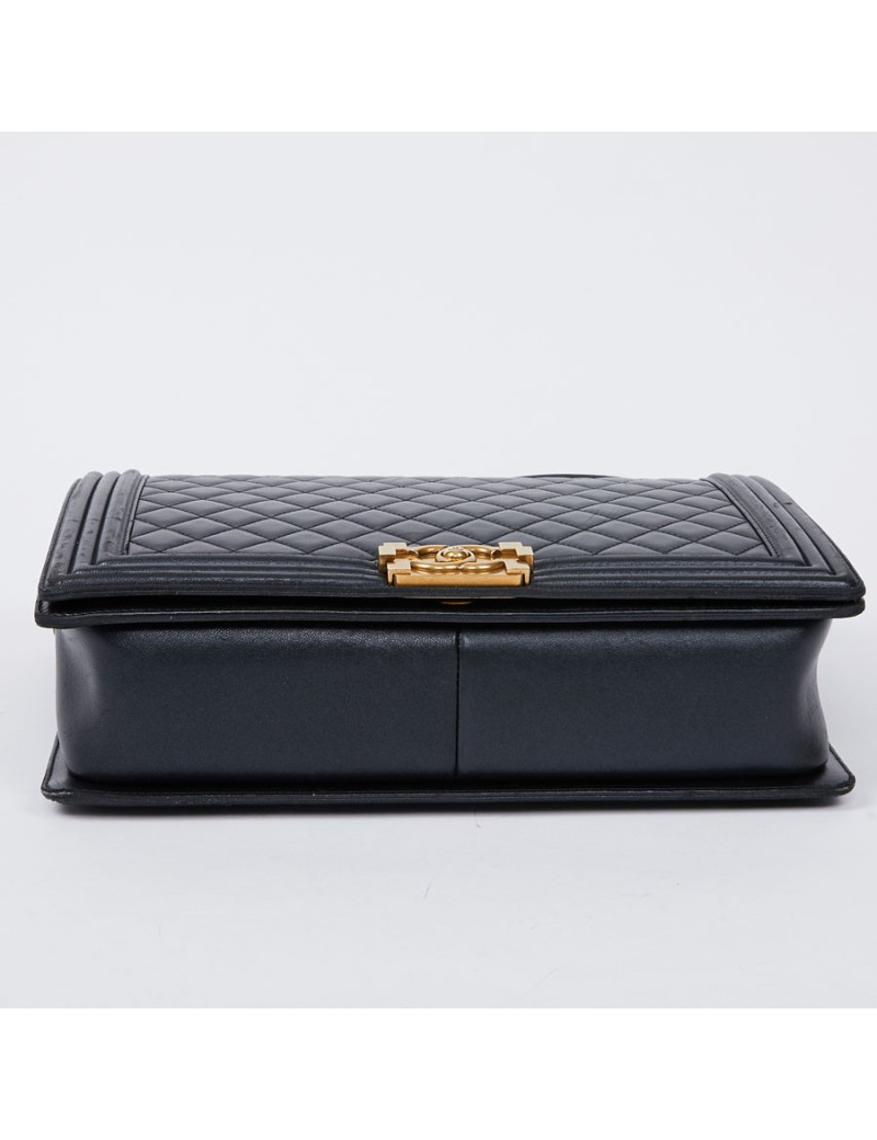 Grand sac Boy CHANEL noir matelassé